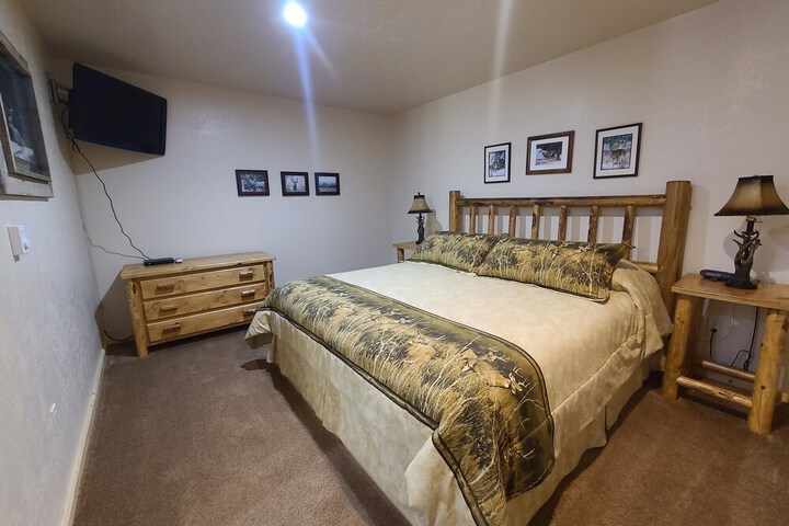 Room 2 of 38