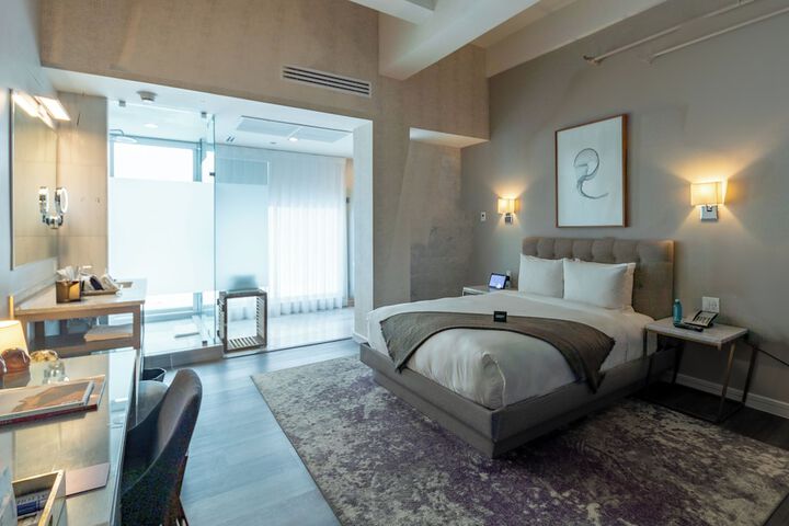 Room 30 of 100