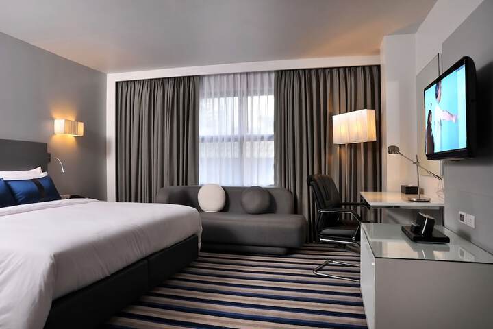 Room 3 of 21