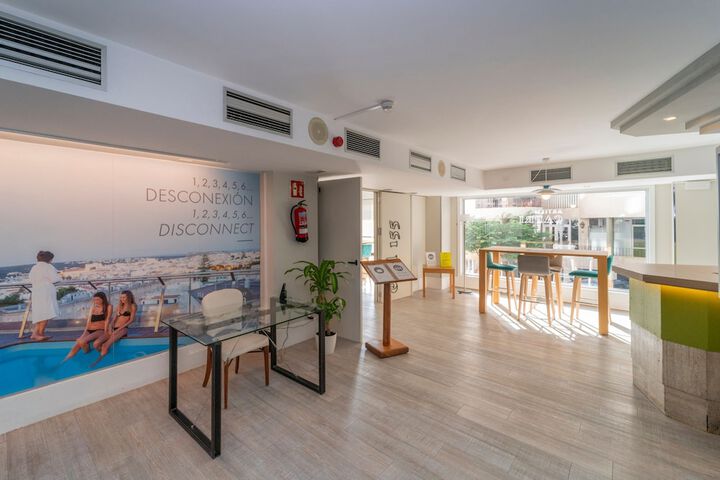Guest Lobby