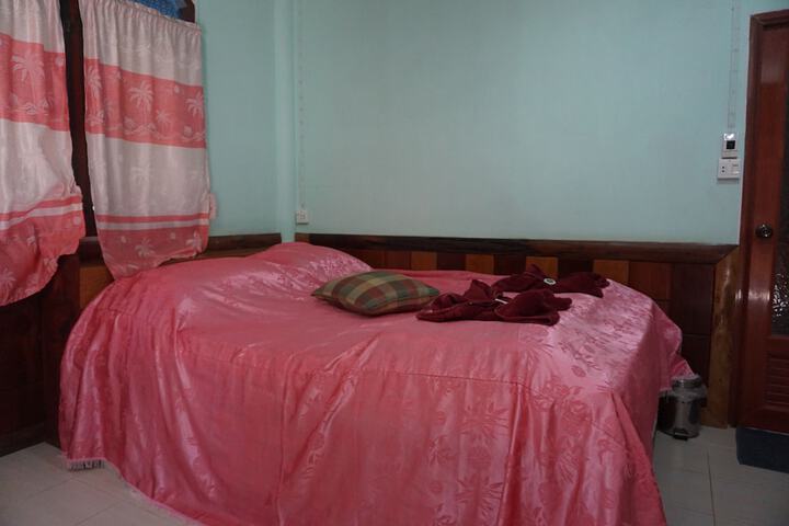 Room 13 of 38