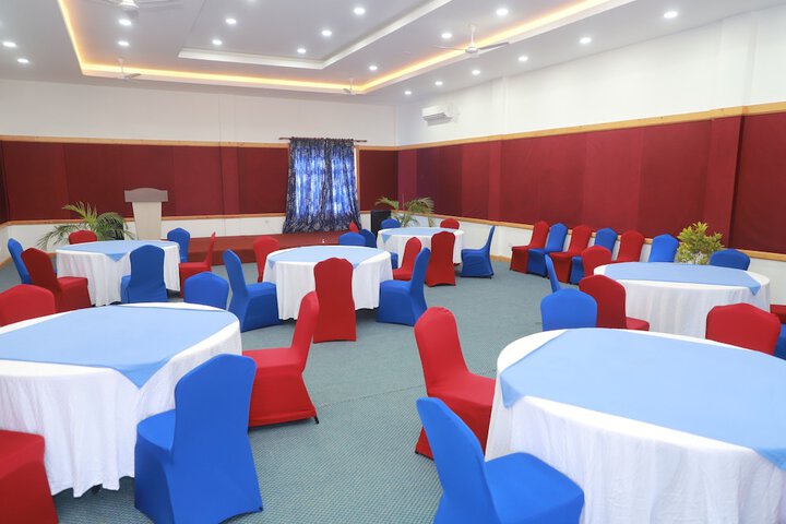Business Center 60 of 68