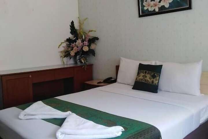 Room 26 of 46