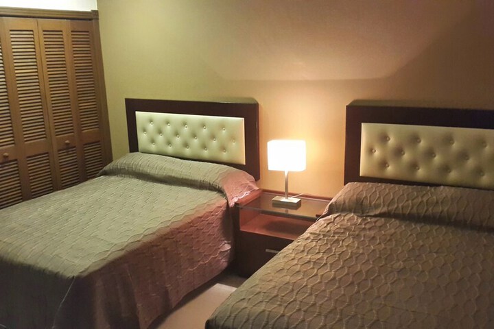Room 4 of 15