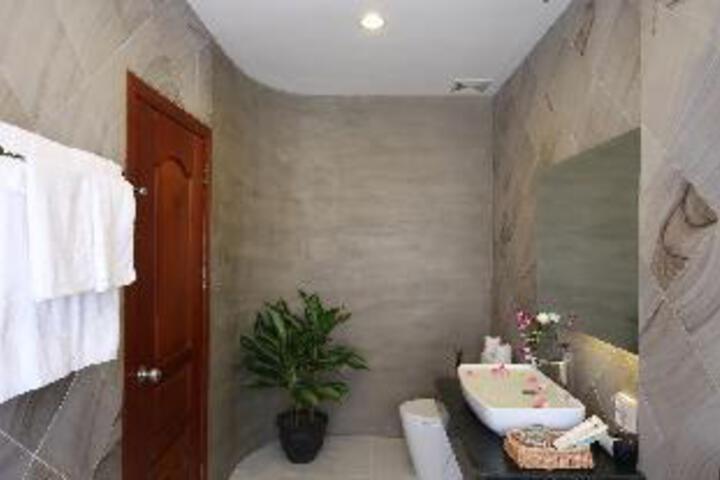 Room 18 of 23