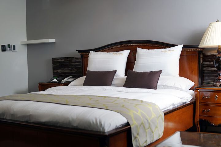 Room 42 of 140