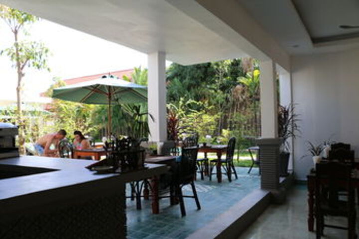 Dining 69 of 75