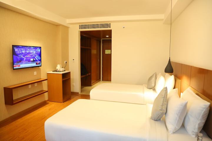 Room 5 of 150