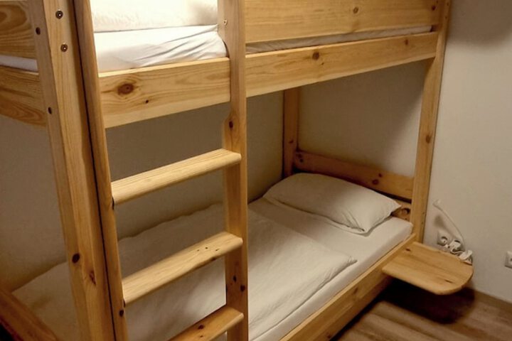 Room 10 of 50