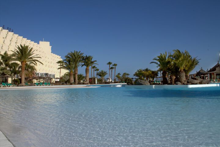 Hotel with Pool