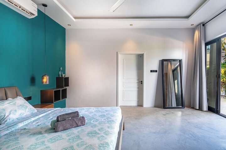 Room 2 of 24