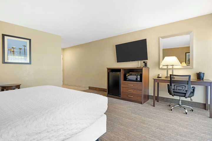 1 King Bed (11 of 20)