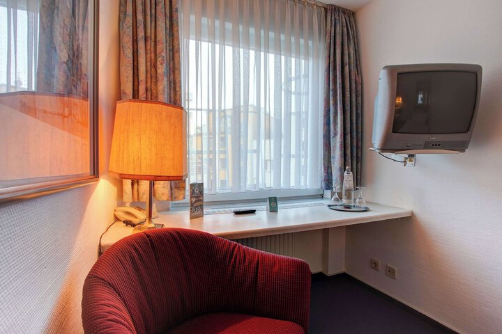 Room 40 of 64