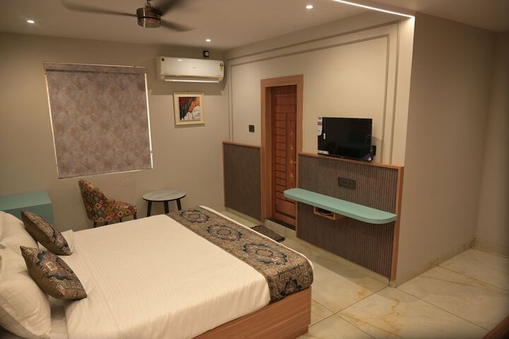 Room 25 of 62