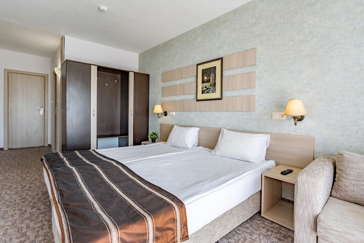 Room 21 of 115