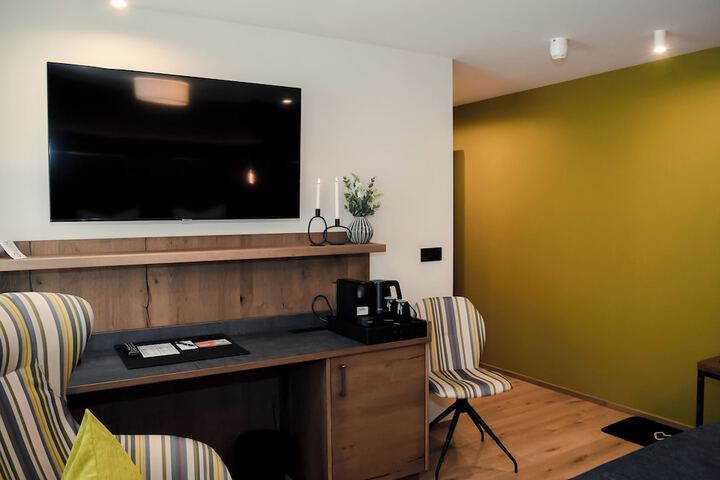 Room 62 of 153