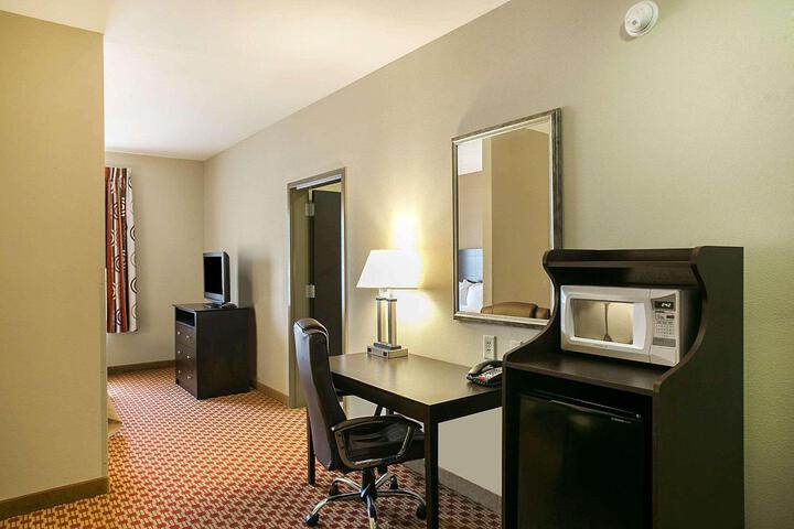 2 Queen Beds Accessible (4 of 7)