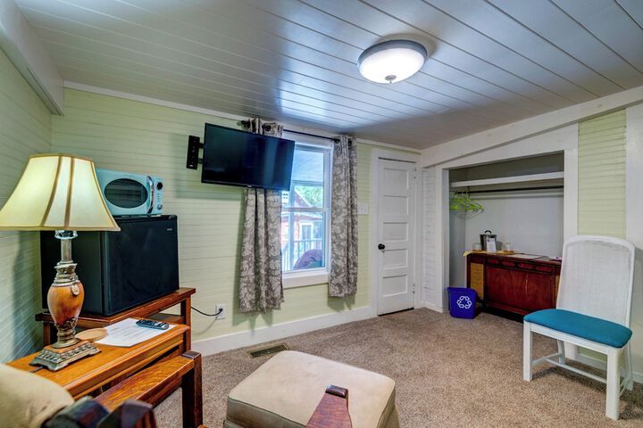 Room 15 of 84