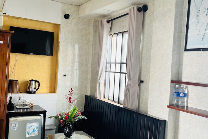 Room 85 of 153