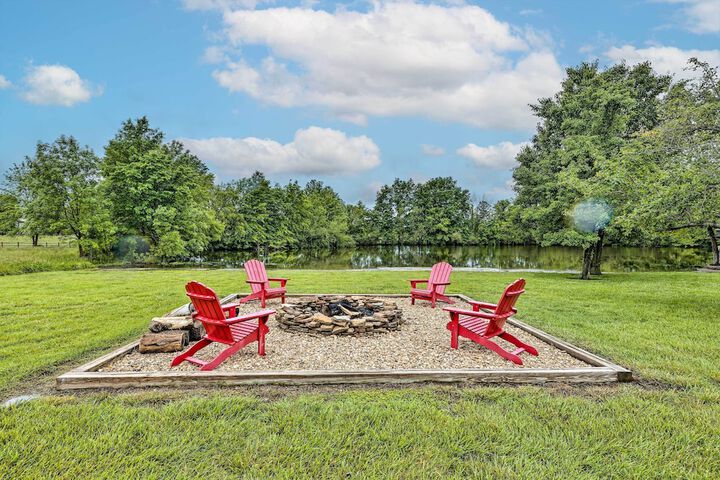 Waterfront Missouri Escape w / Private Pond & Dock!