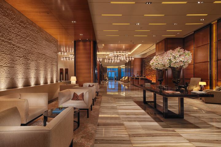 Entrance & Lobby