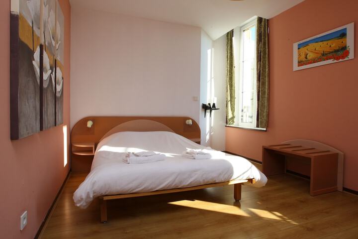 Room 2 of 22