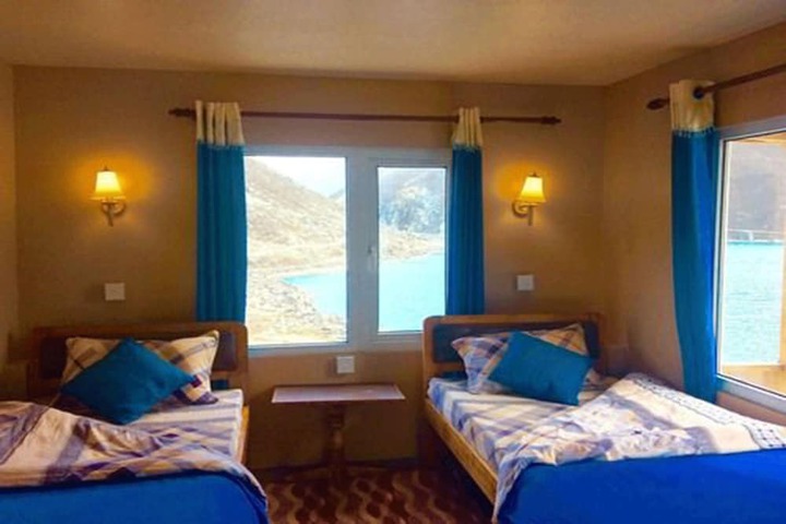 Room 2 of 39