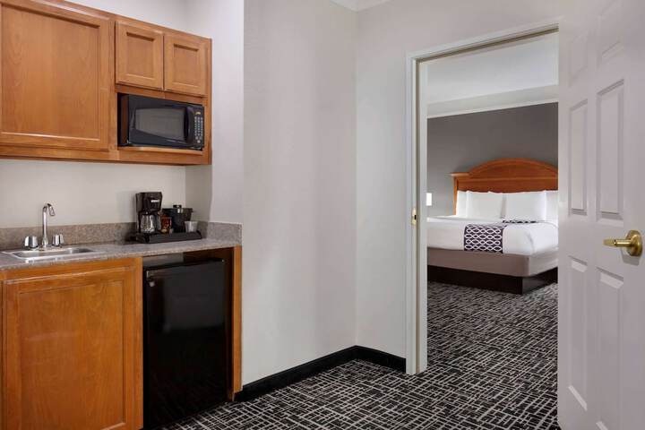 1 King Bed (8 of 12)