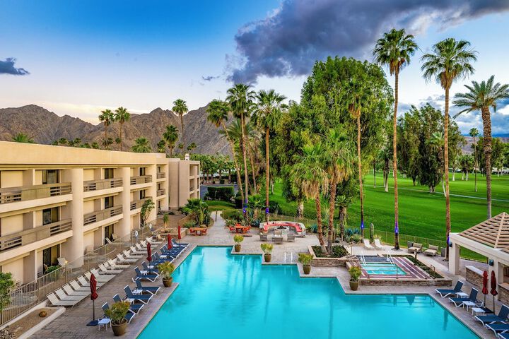 Pool Hotel