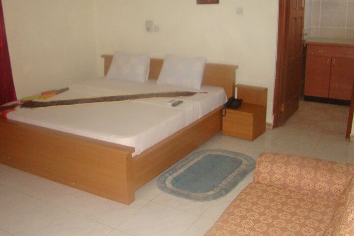 Room 13 of 29