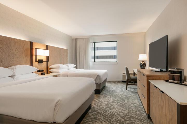 2 Queen Beds (7 of 7)
