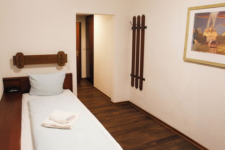 Room 19 of 39