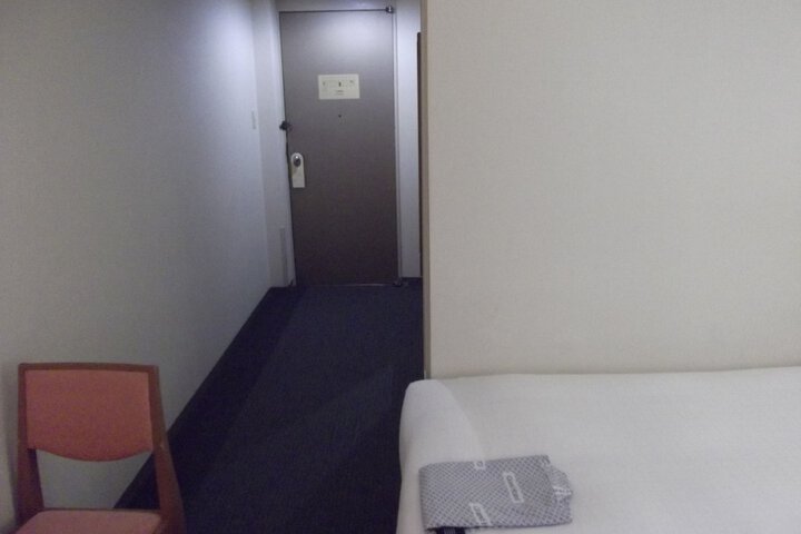 Room 27 of 45