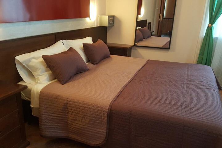 Room 12 of 35
