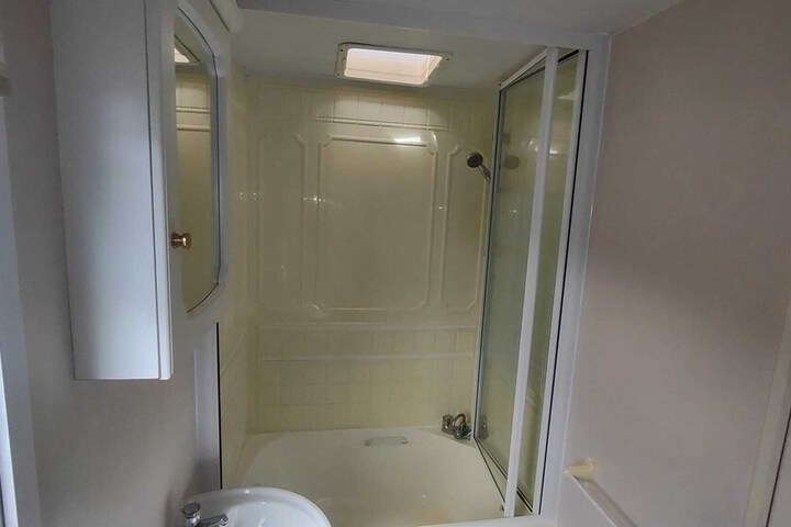Room 12 of 25