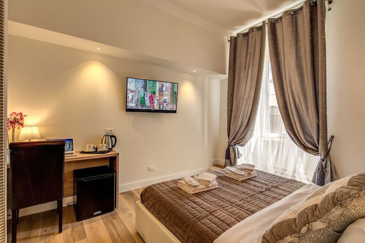 Room 5 of 28