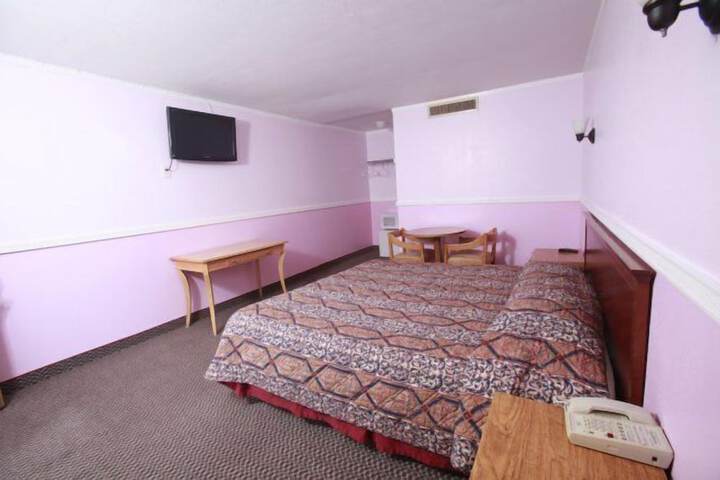 Room 2 of 26