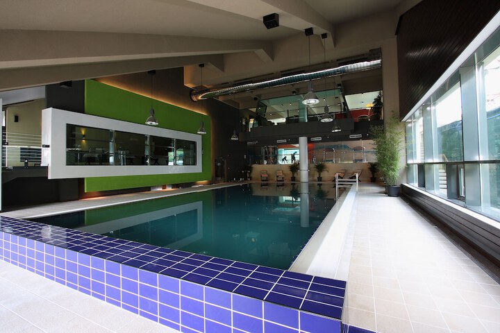 Pool 83 of 144