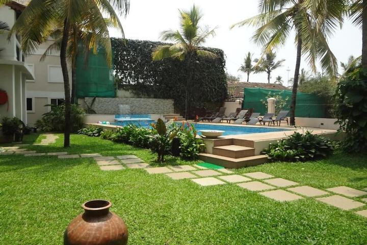 Pool Hotel