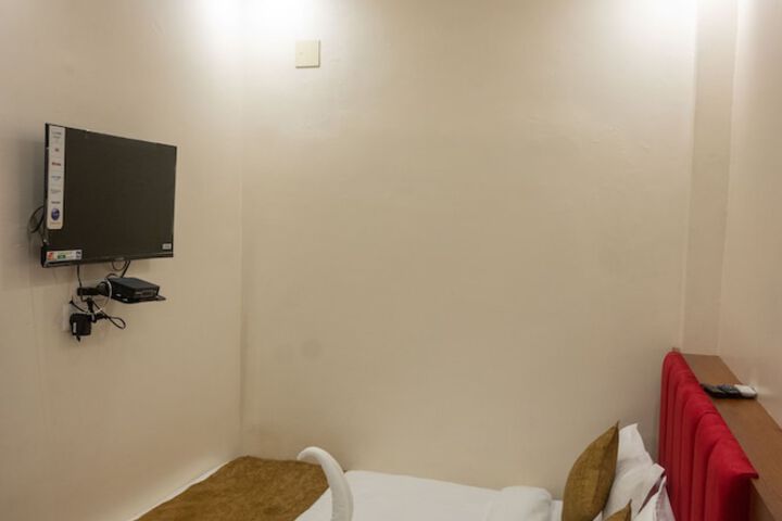 Room 37 of 48