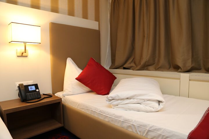 Room 8 of 54