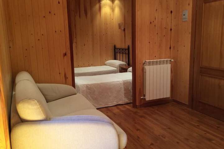 Room 9 of 31
