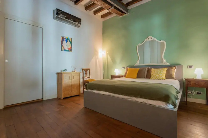 Room 3 of 21