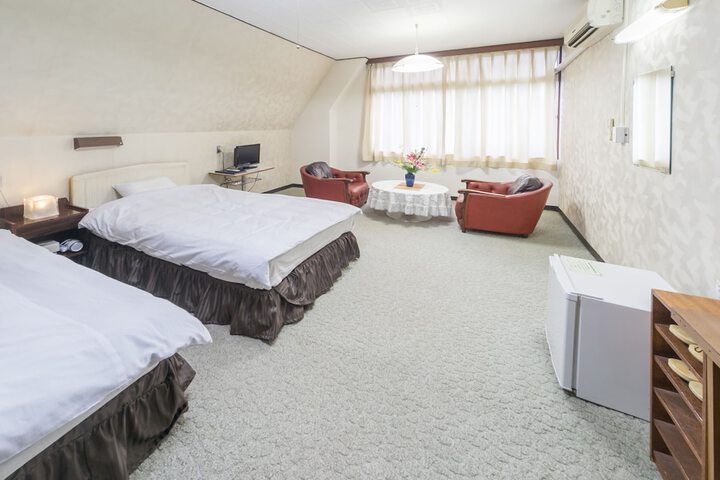 Room 18 of 85