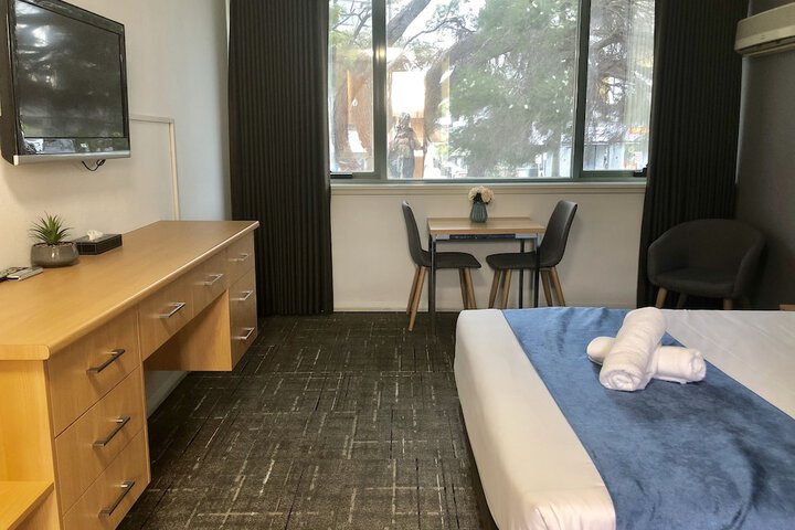 Room 16 of 33