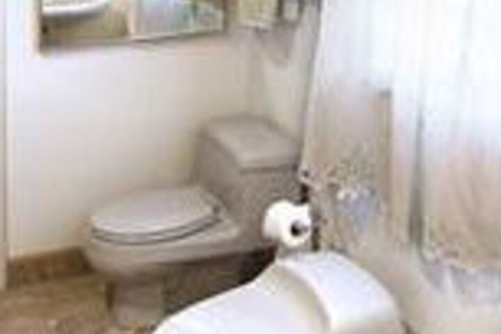 Room 6 of 42