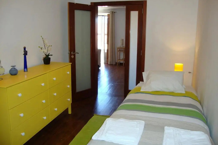 Room 6 of 11