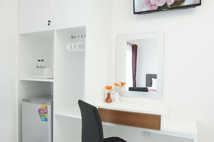 Room 6 of 45