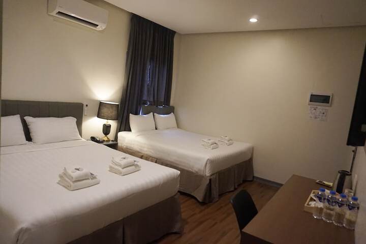 Room 29 of 70