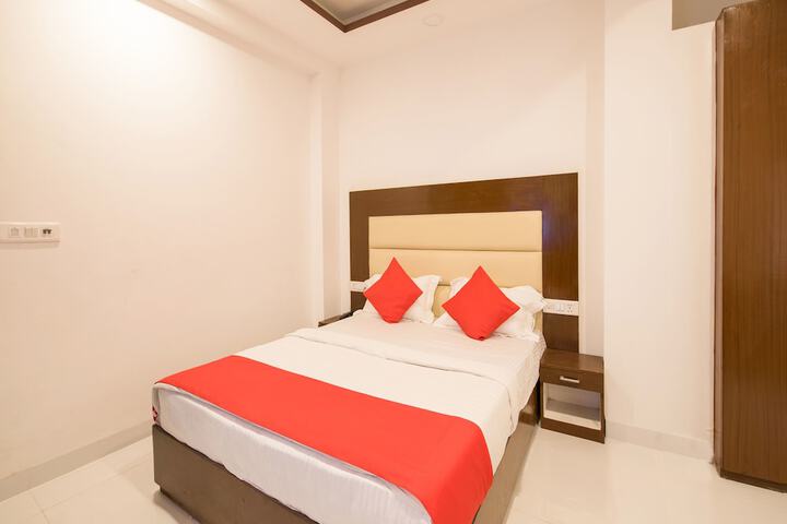 Room 8 of 23